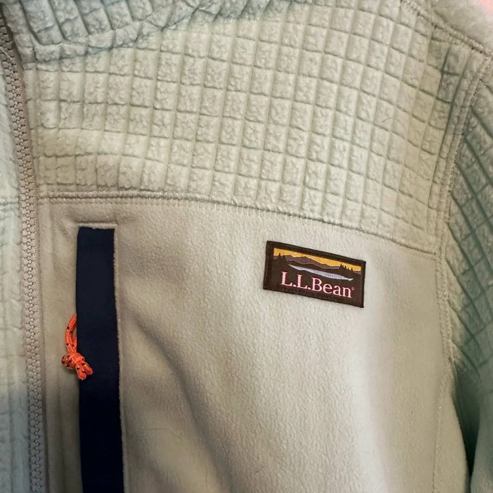 Woman’s Mint Green Fleece Jacket with Hunter Green Accents - Picture 9 of 12